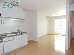 ジュエリ−ボックス 1階1LDKのリビング/ダイニング