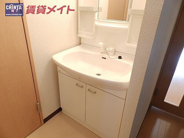 画像10:同一物件の別部屋の写真です。