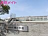 周辺：四日市市立楠小学校 756m