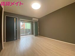 ラ・トレフル 1階1Kのリビング/ダイニング