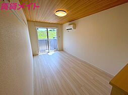 エスポワールII 1階ワンルームのリビング/ダイニング