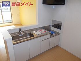 三重県鈴鹿市稲生塩屋２丁目（賃貸アパート2LDK・2階・58.21㎡） その4