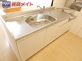 三重県鈴鹿市稲生塩屋２丁目（賃貸アパート2LDK・2階・69.16㎡） その4