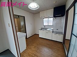 近鉄鈴鹿線 鈴鹿市駅 徒歩15分の賃貸アパート 2階3Kのリビング/ダイニング