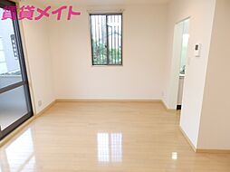 近鉄鈴鹿線 鈴鹿市駅 徒歩5分の賃貸アパート 1階1LDKのリビング/ダイニング