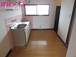 カントリーパレスとみ川 3階1DKのリビング/ダイニング