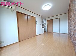 ＡＬＭＯＳＴ　I 1階2LDKのリビング/ダイニング