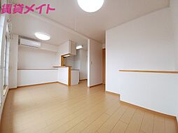 プレジール 2階1LDKのリビング/ダイニング