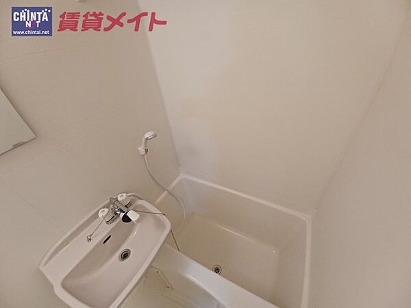 グランプリ 108｜三重県鈴鹿市鈴鹿ハイツ(賃貸マンション1K・1階・23.00㎡)の写真 その5