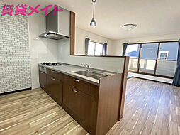 REMIX旭が丘 2階1LDKのリビング/ダイニング