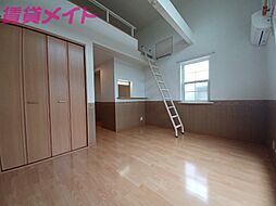 コリーヌ・ロロサエ 1階ワンルームのリビング/ダイニング