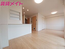 エムツートリアードIII 1階1LDKのリビング/ダイニング