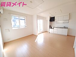 ピュアシス若松 2階2LDKのリビング/ダイニング