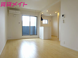 メルヴェーユ　III 2階1LDKのリビング/ダイニング