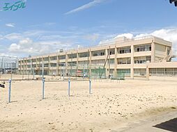 伊勢市立小俣中学校 1351m