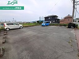 6 / 11
