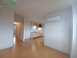 クローバーＢ 2階2LDKのリビング/ダイニング