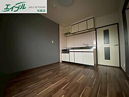 ジュネススズキ 3階2DKのリビング/ダイニング