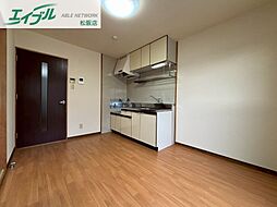 Ｓｕｒｐｌｕｓ　Ｔｗｏ　ＯＫＡＤＡ 2階2DKのリビング/ダイニング