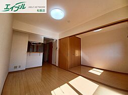 アンジュー 1階1LDKのリビング/ダイニング