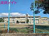 周辺：松阪市立中川小学校 726m