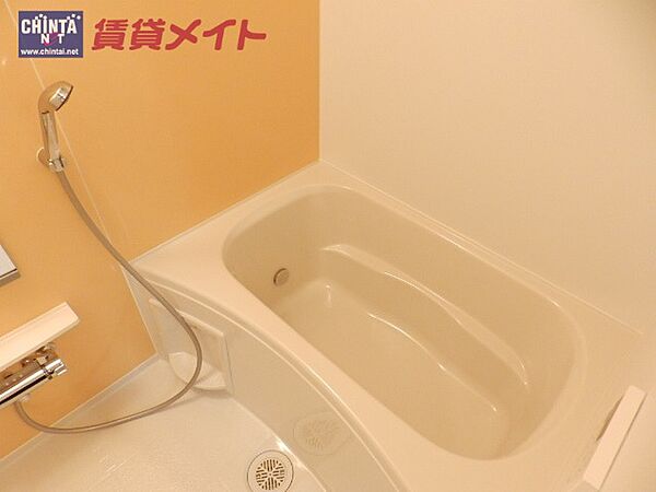 浴室：同タイプの部屋写真です