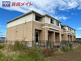 三重県松阪市星合町（賃貸アパート1LDK・1階・42.98㎡） その1