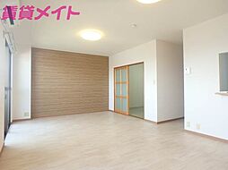 JR紀勢本線 六軒駅 徒歩23分の賃貸マンション 5階2LDKのリビング/ダイニング