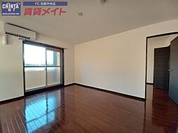 JR紀勢本線 六軒駅 徒歩14分の賃貸マンション