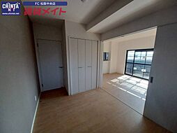 近鉄名古屋線 伊勢中川駅 徒歩3分の賃貸マンション 7階1Kのリビング/ダイニング