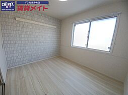 近鉄山田線 松阪駅 バス5分 バス内五曲り下車 徒歩27分の賃貸アパート 3階2LDKの室内