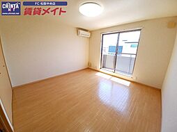 近鉄山田線 伊勢中川駅 徒歩5分の賃貸アパート 2階1Kのリビング/ダイニング