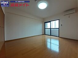 近鉄山田線 松阪駅 徒歩5分の賃貸マンション 2階1Kのリビング/ダイニング