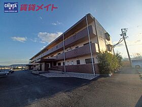 三重県伊勢市上地町（賃貸マンション3LDK・1階・69.50㎡） その1