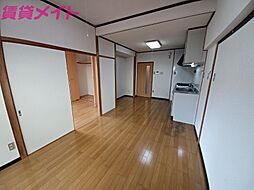 近鉄鳥羽線 宇治山田駅 徒歩5分の賃貸マンション 1階2LDKのリビング/ダイニング