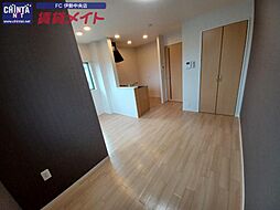 JR参宮線 宮川駅 徒歩33分の賃貸アパート 2階1LDKのリビング/ダイニング