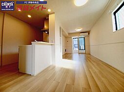 JR参宮線 五十鈴ケ丘駅 徒歩12分の賃貸アパート 1階1LDKのリビング/ダイニング