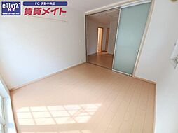 近鉄鳥羽線 五十鈴川駅 徒歩22分の賃貸アパート 1階2DKのリビング/ダイニング