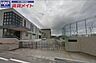 周辺：伊勢市立有緝小学校 645m