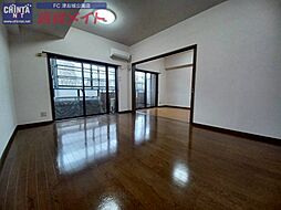 サンマンションアトレ青山 1階3LDKのリビング/ダイニング