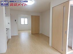 ルフレエトワール　I 1階1LDKのリビング/ダイニング