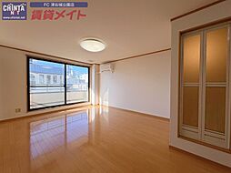 Yellow garden 3階ワンルームのリビング/ダイニング