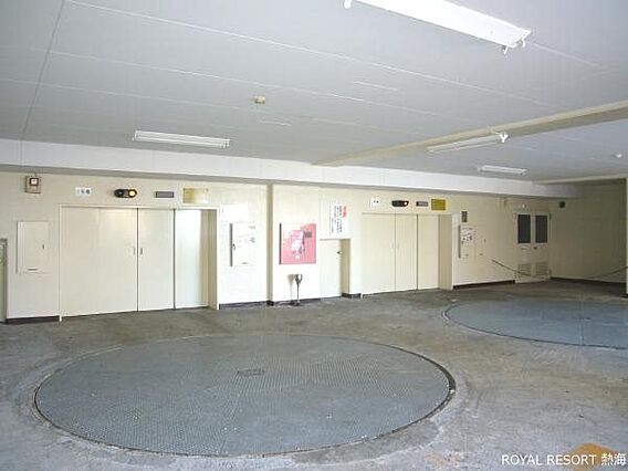 機械式駐車場。...