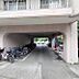 その他：駐輪場：建物下の屋根付き駐輪スペース、雨の日も自転車を守れて便利です
