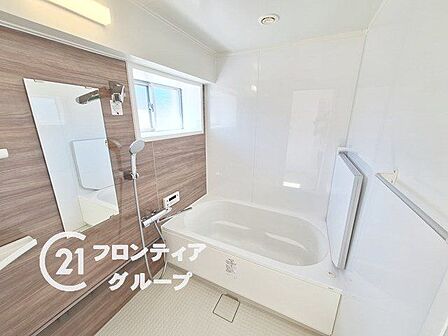 「すべりにくい」「乾きやすい」「お掃除しやすい」お風呂の3大不満を解消する浴室です。