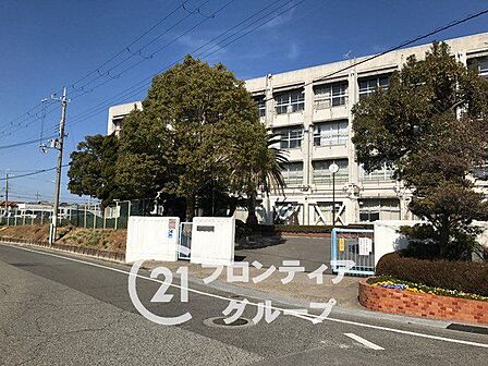 明石市立江井島中学校 徒歩10分。 800m