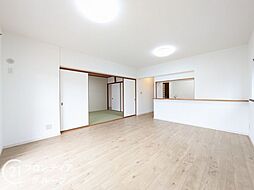 コンフォール学園緑が丘第2　27号棟　中古マンション 4LDKのリビング/ダイニング