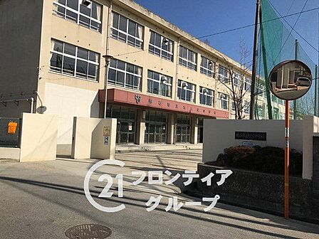 明石市立大久保中学校 徒歩13分。 980m