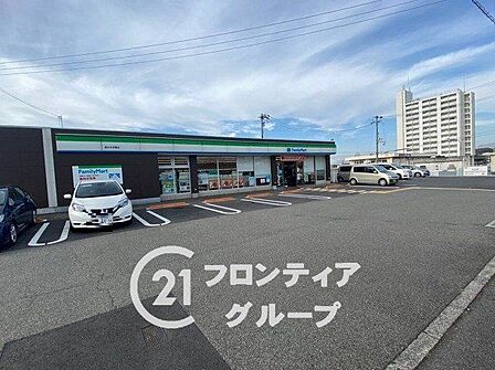 ファミリーマート垂水本多聞店 徒歩12分。 930m