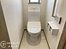 トイレ：トイレは1階と2階の2カ所に設置！階段を上り下りせずに使用できるので、高齢の方にも安心です！